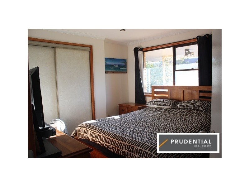 9 Quenda Place, St Helens Park NSW 2560