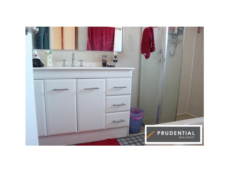 9 Quenda Place, St Helens Park NSW 2560