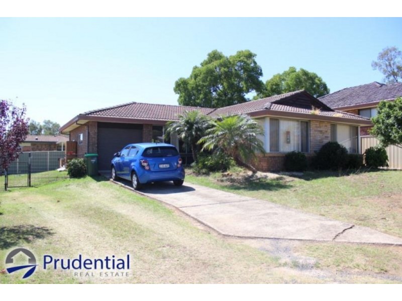 13 Curl Curl Place, Woodbine NSW 2560