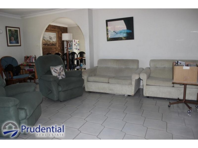 13 Curl Curl Place, Woodbine NSW 2560