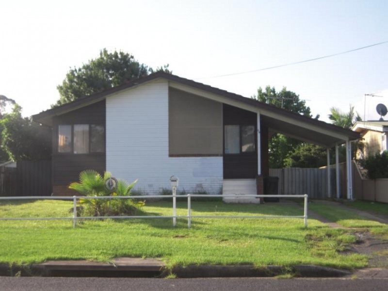 77 Carrington Circuit, Leumeah NSW 2560