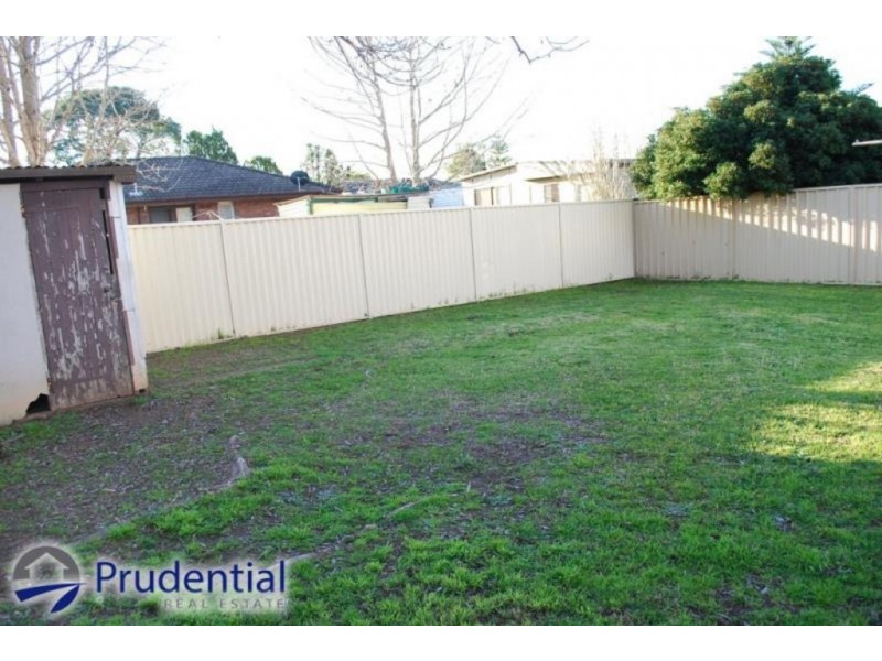 77 Carrington Circuit, Leumeah NSW 2560