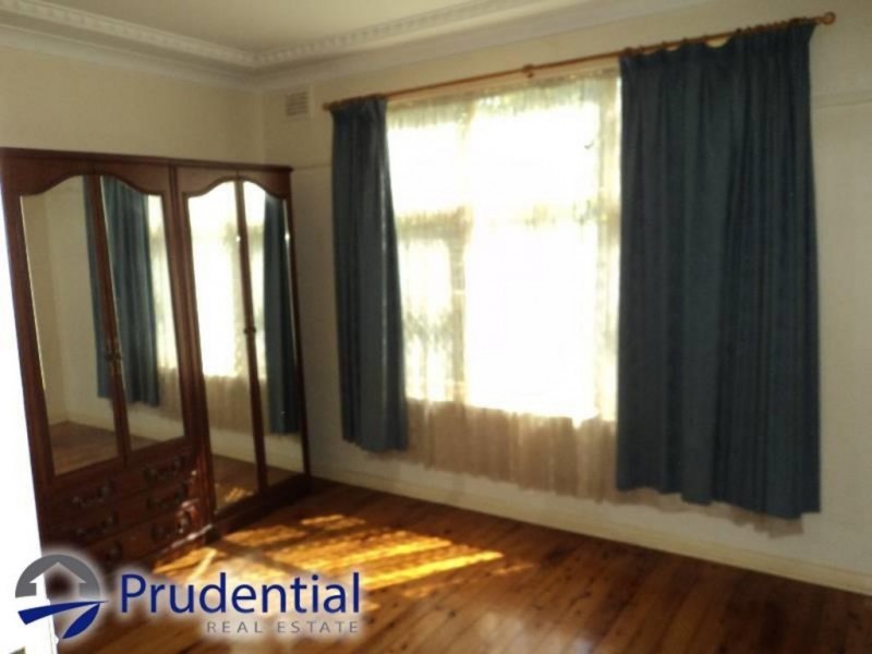 1 English Street, Glenfield NSW 2167