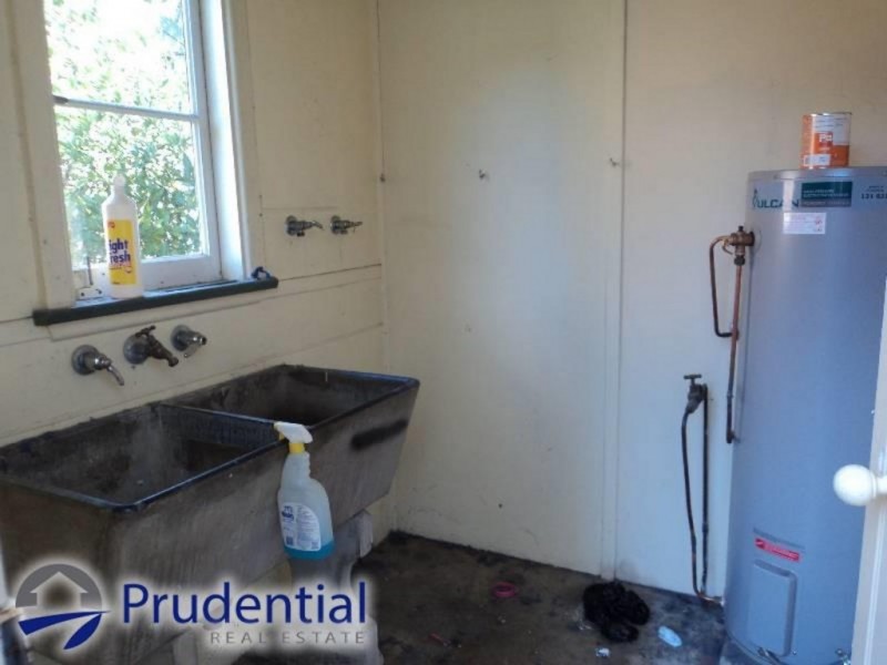 1 English Street, Glenfield NSW 2167