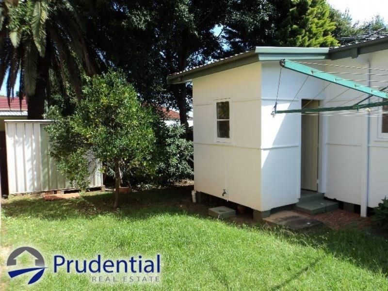 1 English Street, Glenfield NSW 2167
