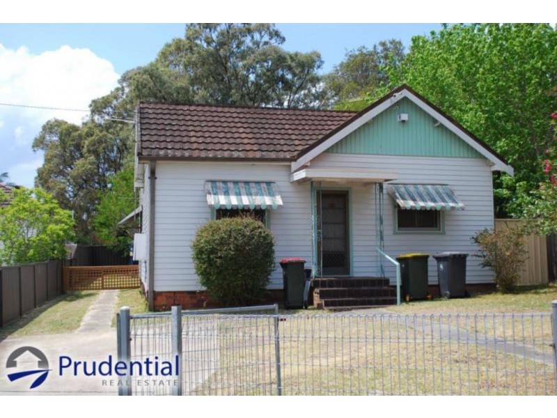 8 Kingsclare Street, Leumeah NSW 2560