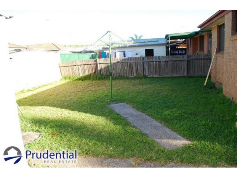 247 Copperfield Drive, Rosemeadow NSW 2560