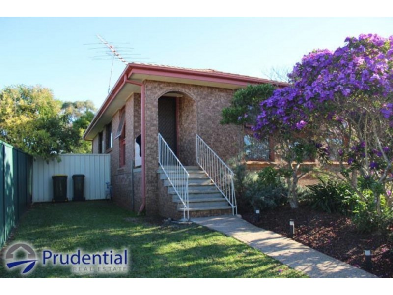 11 Roderigo Close, Rosemeadow NSW 2560