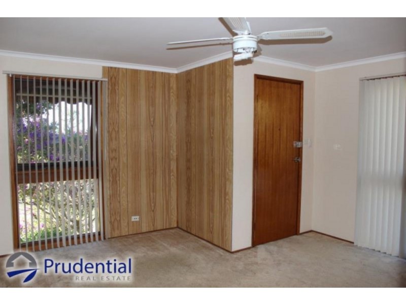 11 Roderigo Close, Rosemeadow NSW 2560