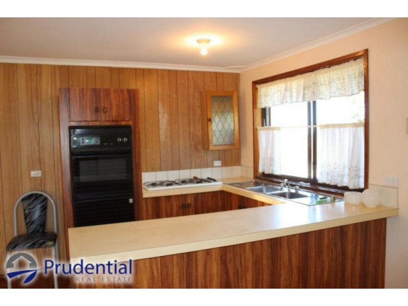 11 Roderigo Close, Rosemeadow NSW 2560