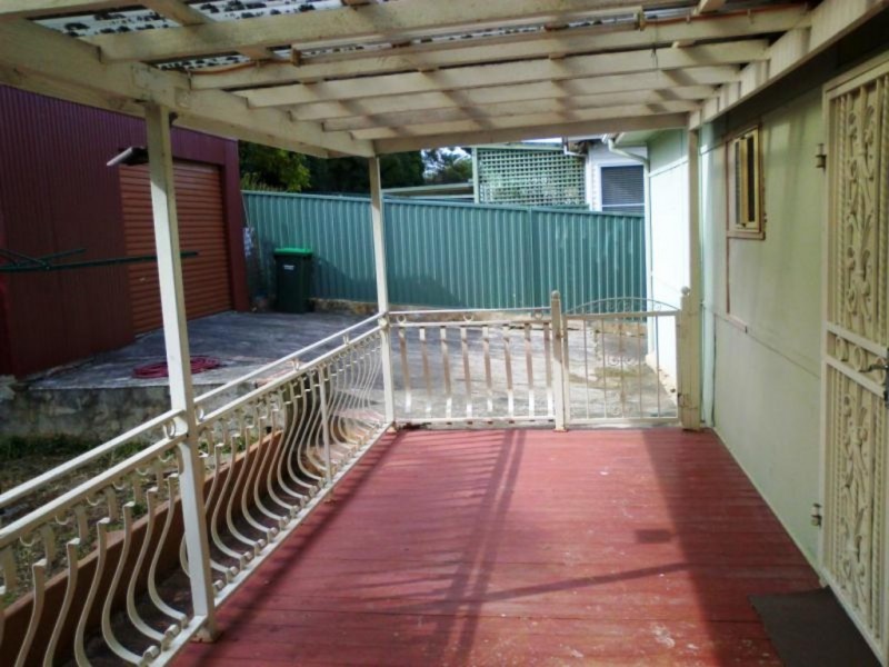 28 Grandview Drive, Campbelltown NSW 2560