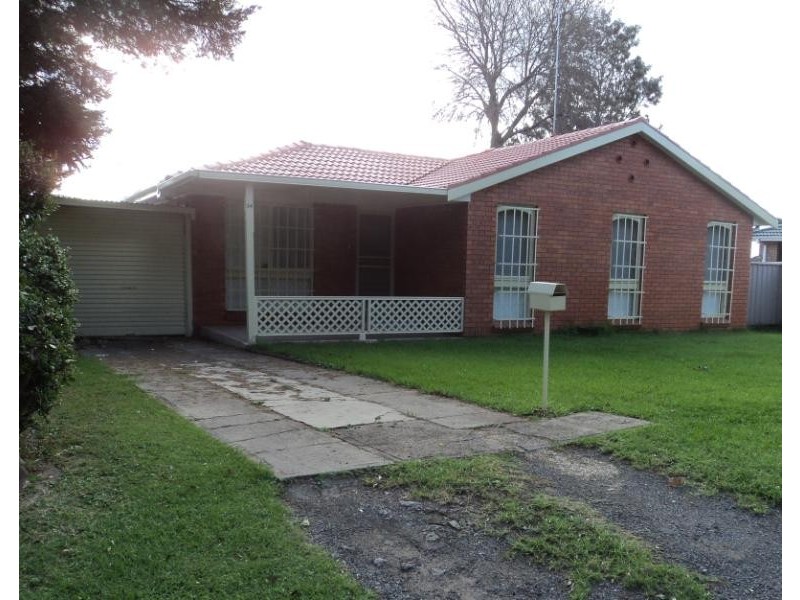34 Fenton Crescent, Minto NSW 2566