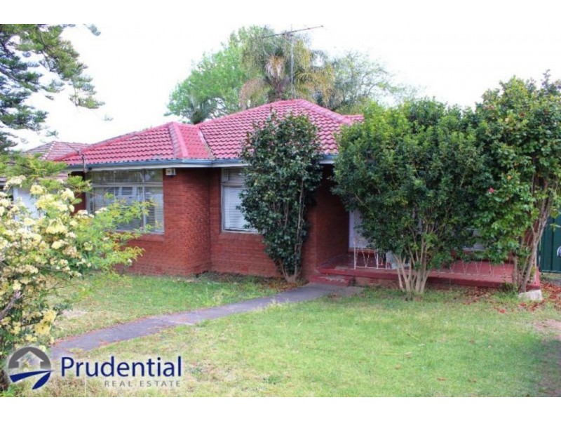 27 Turimetta Avenue, Leumeah NSW 2560