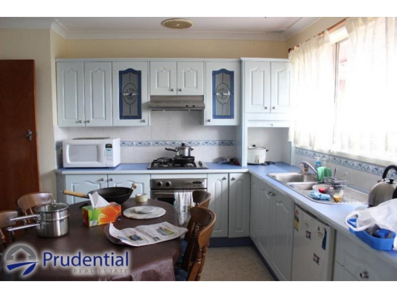 27 Turimetta Avenue, Leumeah NSW 2560