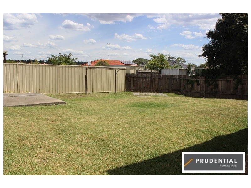 6 Whorlong Street, St Helens Park NSW 2560