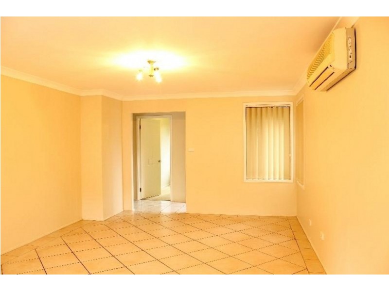 21 Gadshill Place, Rosemeadow NSW 2560