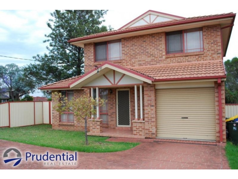 1/143 Waminda Avenue, Campbelltown NSW 2560