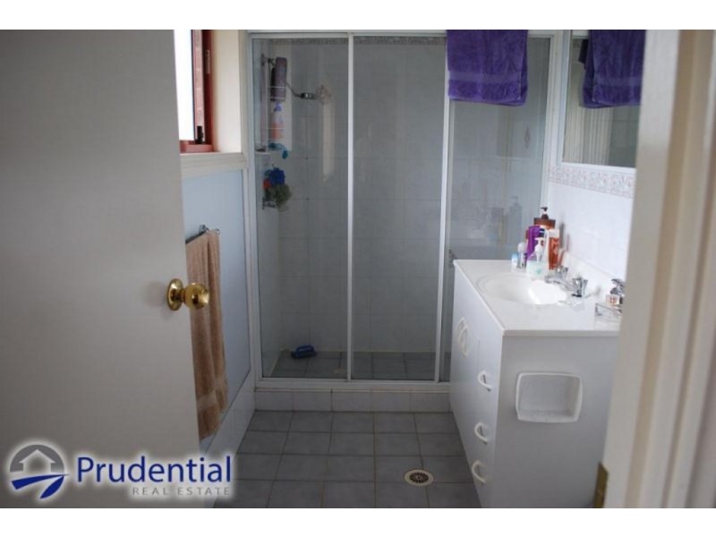 1/143 Waminda Avenue, Campbelltown NSW 2560