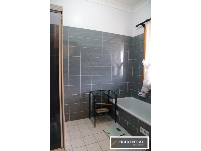 14a Tununda Place, Eschol Park NSW 2558