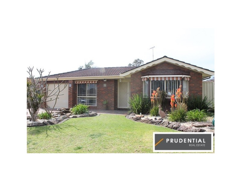 15 Elliott Place, St Helens Park NSW 2560