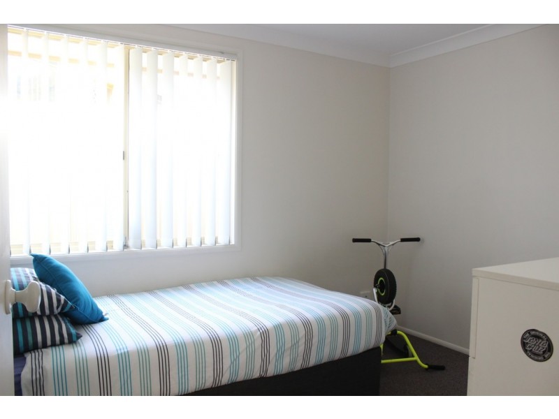 15 Elliott Place, St Helens Park NSW 2560