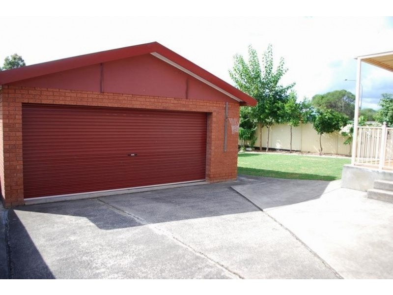26 Queenscliff Drive, Woodbine NSW 2560