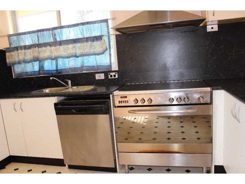 10 Crispsparkle Drive, Ambarvale NSW 2560