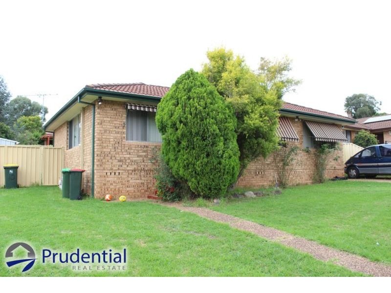 10 Crispsparkle Drive, Ambarvale NSW 2560