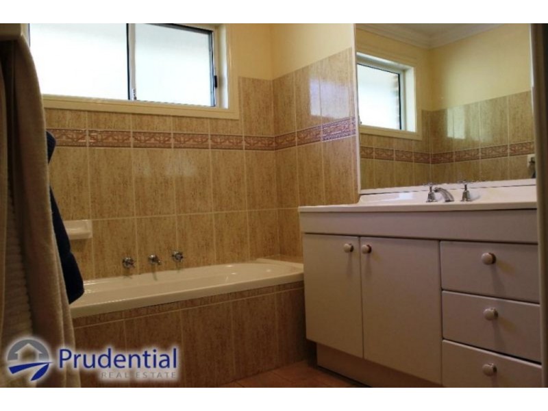 25/17-25 Poplar Cres, Bradbury NSW 2560