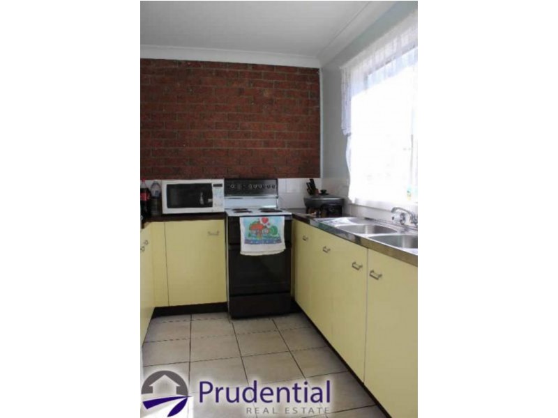 3/18 Westmoreland Road, Minto NSW 2566