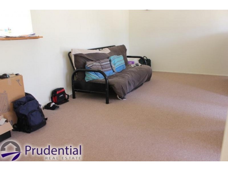 1 Peggotty Avenue, Ambarvale NSW 2560