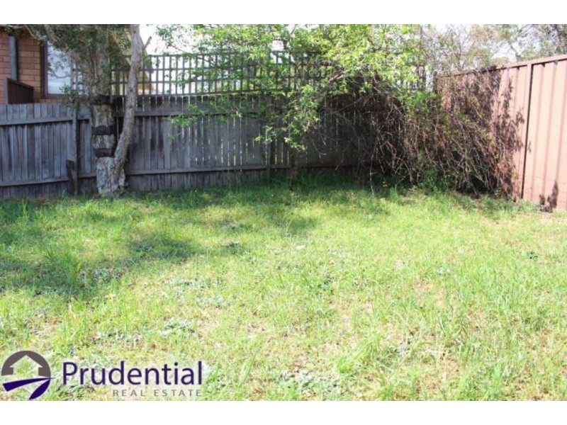 1 Peggotty Avenue, Ambarvale NSW 2560