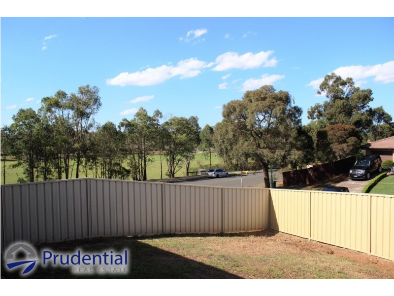 2 Seine Place, Kearns NSW 2558