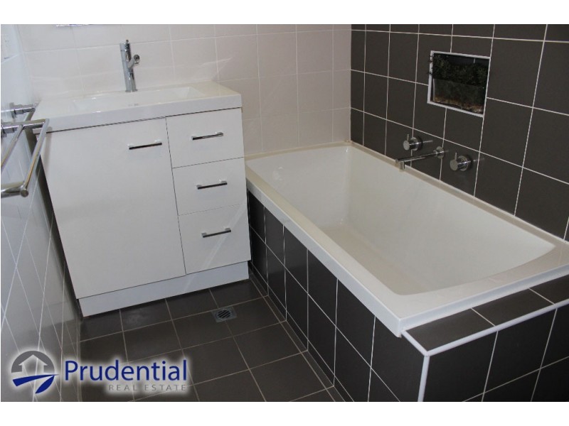 8/107 Broughton Street, Campbelltown NSW 2560