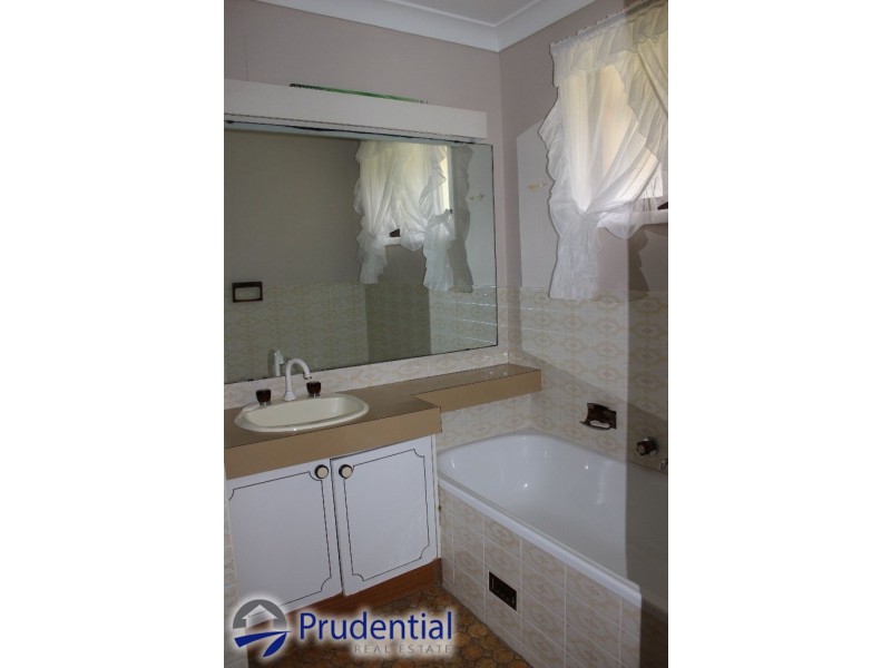 183 Wyangala Crescent, Leumeah NSW 2560