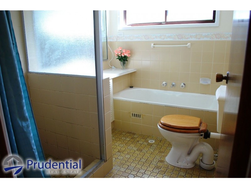 115 Macquarie Ave, Campbelltown NSW 2560