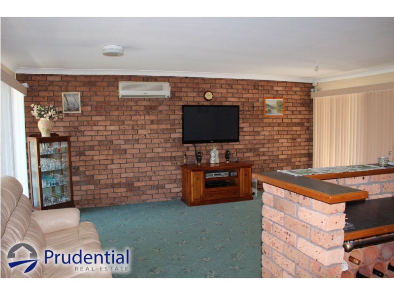 65 Ballantrae Drive, St Andrews NSW 2566