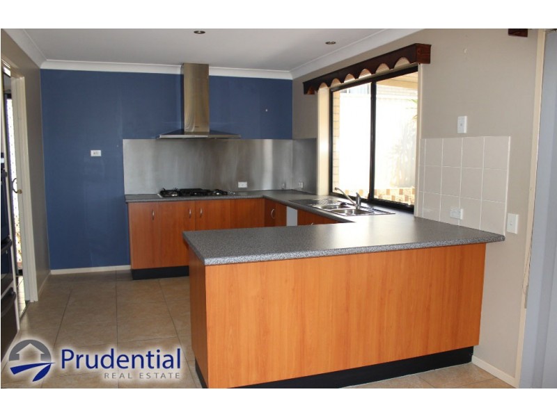 32 McLaughlin Circuit, Bradbury NSW 2560