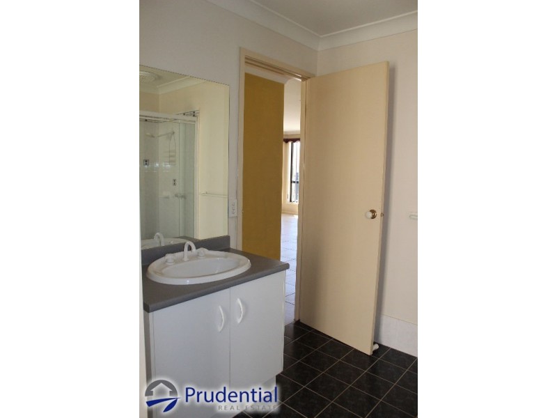 32 McLaughlin Circuit, Bradbury NSW 2560