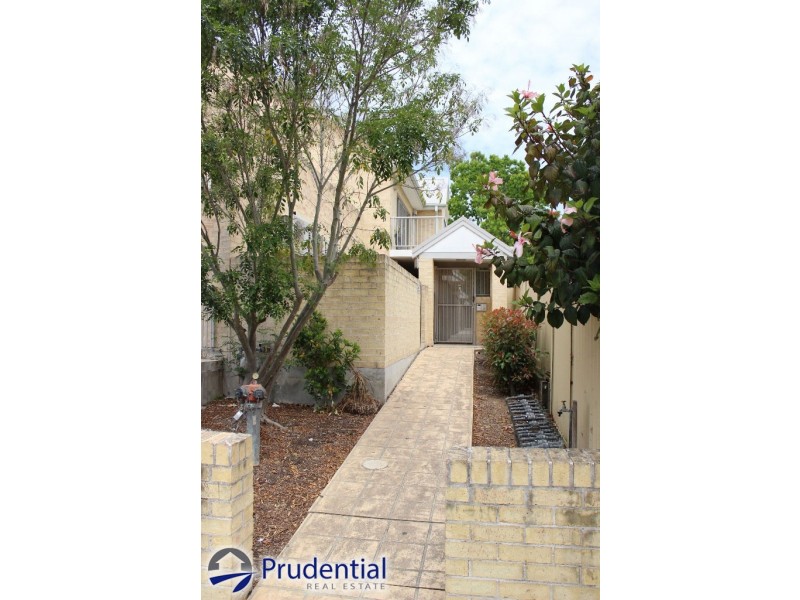 6/13 Chamberlain Street, Campbelltown NSW 2560