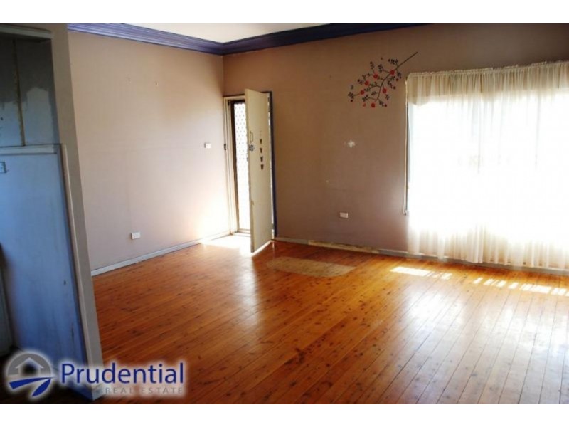 37 Lindesay Street, Campbelltown NSW 2560