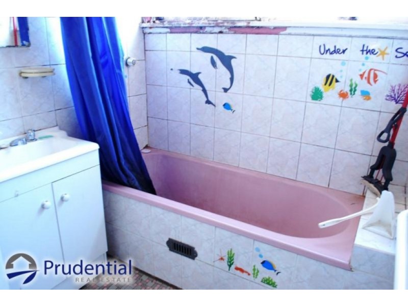 37 Lindesay Street, Campbelltown NSW 2560