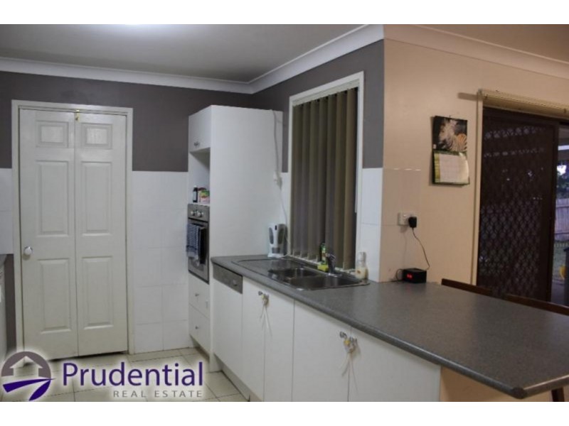 6 Jarley Place, Ambarvale NSW 2560