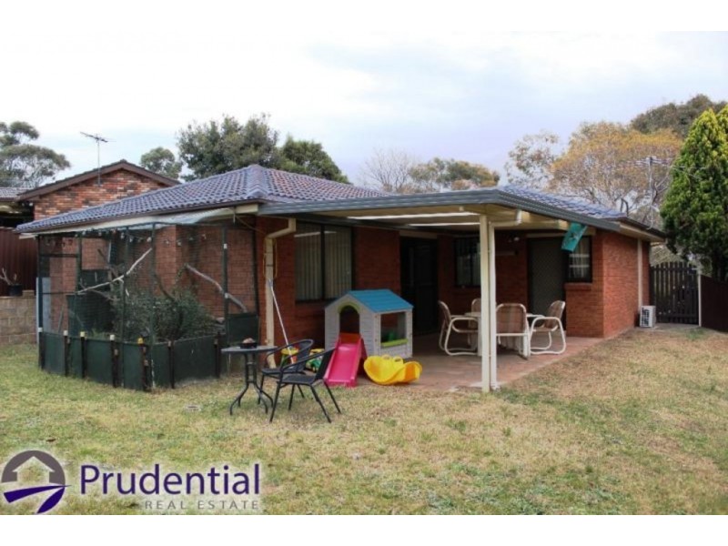 6 Jarley Place, Ambarvale NSW 2560