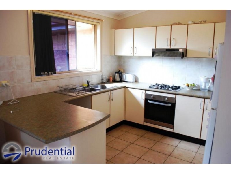 2 Andrews Place, St Helens Park NSW 2560