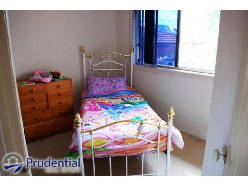 2 Andrews Place, St Helens Park NSW 2560