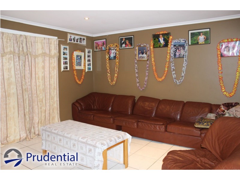 41 Lyrebird Crescent, Green Valley NSW 2168