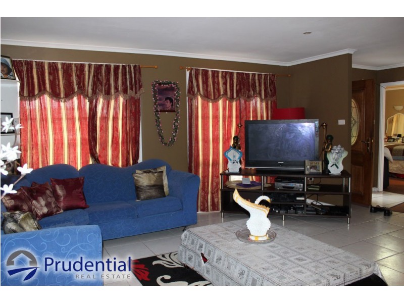 41 Lyrebird Crescent, Green Valley NSW 2168