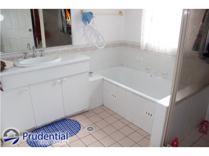 41 Lyrebird Crescent, Green Valley NSW 2168