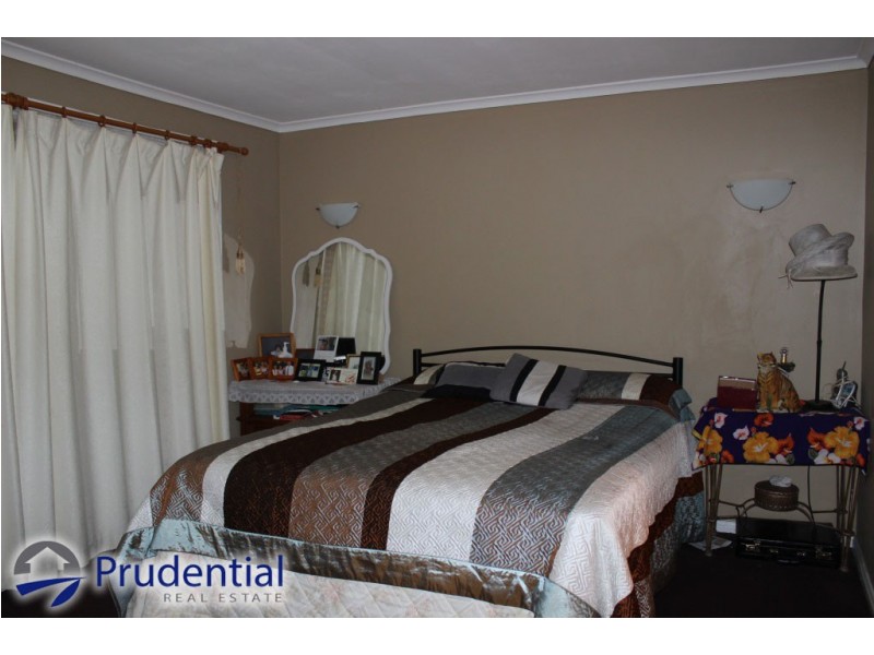 41 Lyrebird Crescent, Green Valley NSW 2168